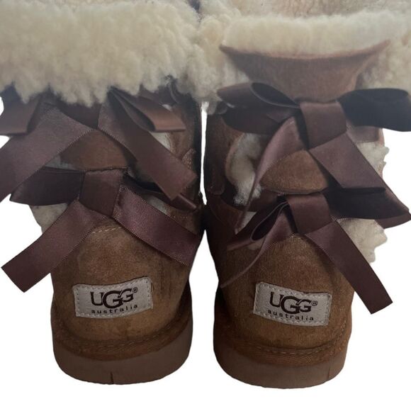 UGG Bailey Bow II Boots S/N 1002954
women US 5 brown suede satin bows shearling - Picture 3 of 12
